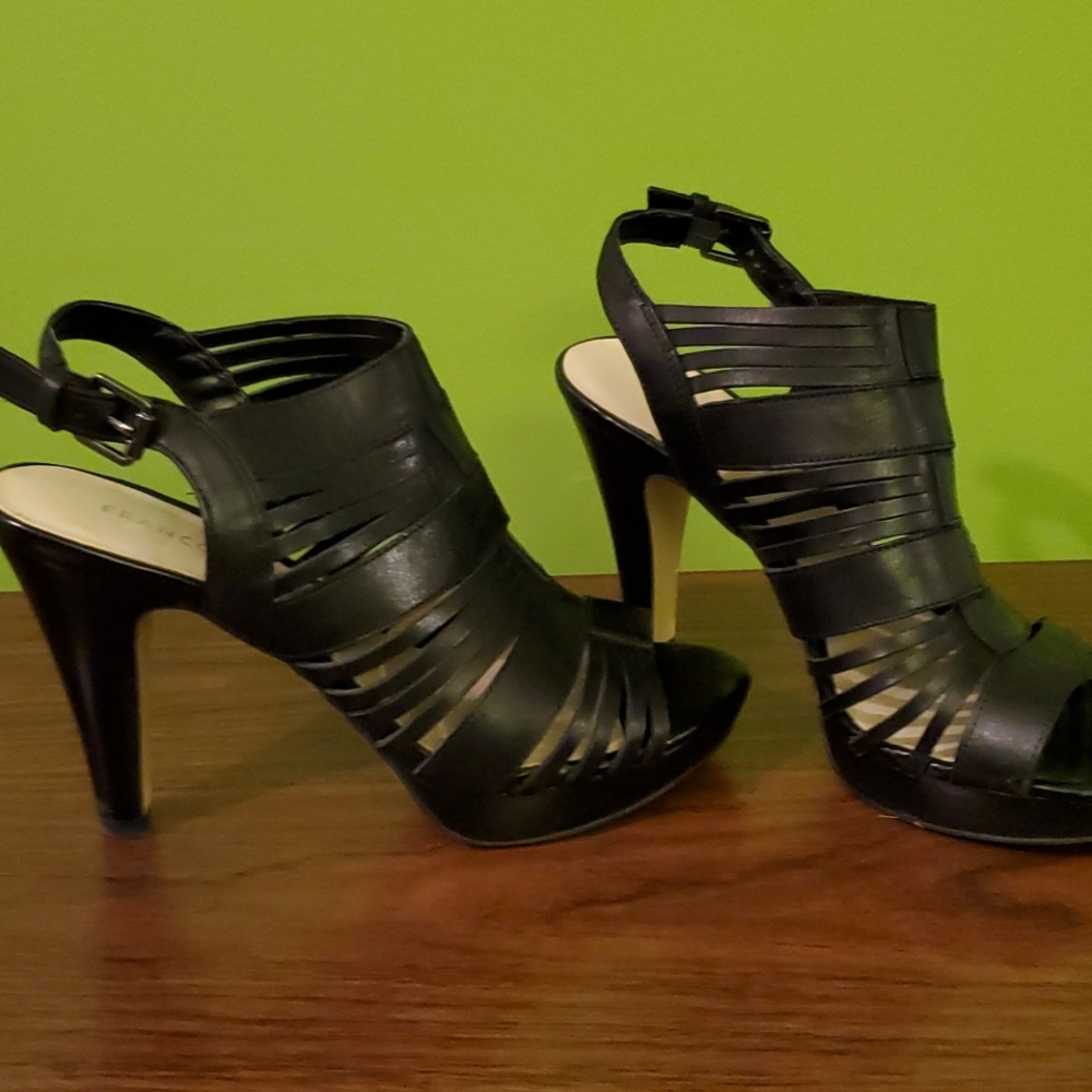 Shoe